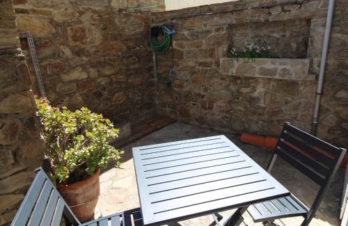 Collioure Apartment | Collioure: Superbe T3 avec terrasse, face à la mer et parking - FR-1-309-376