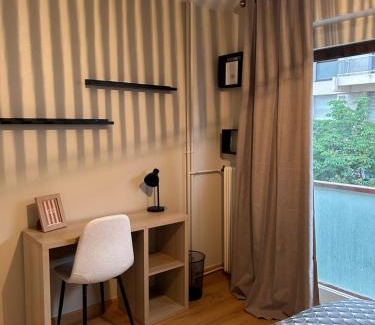 Annemasse House | Coloc Chambre privée meublée dans un appartement lumineux et spacieux, Hyper centrale