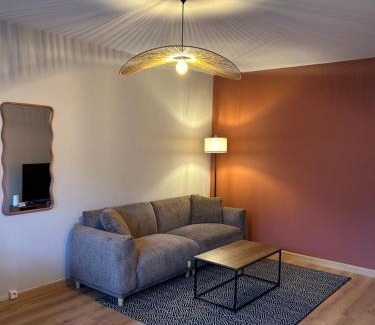 Annemasse House | Coloc Chambre privée meublée dans un appartement lumineux et spacieux, Hyper centrale
