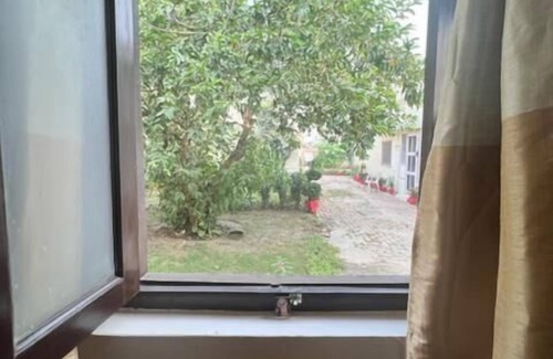 Rakabganj House | Colonel Dugal's - Near Taj, Fort & Shopping