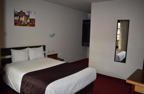 Manazo Hotel | Colonial Plaza Hotel