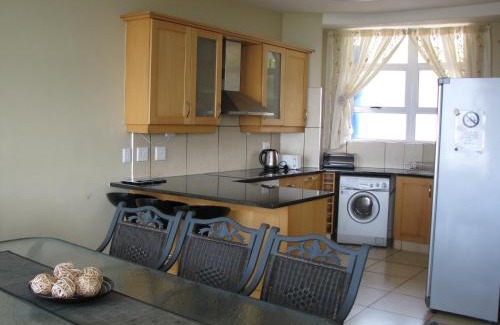 Margate Beach Apartment | Colonial Sands 205