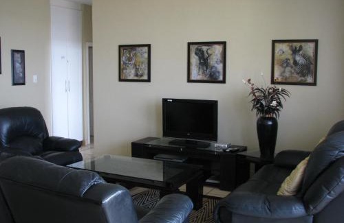Margate Beach Apartment | Colonial Sands 205