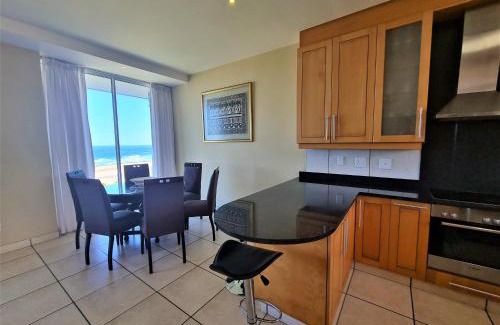 Margate Beach Apartment | Colonial Sands 405