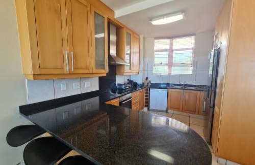 Margate Beach Apartment | Colonial Sands 405