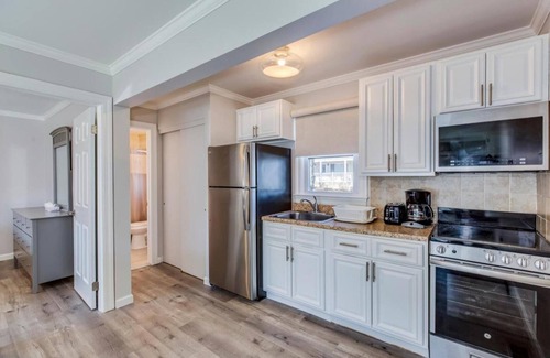 Hampton Bays Hotel | Colonial Shores Resort