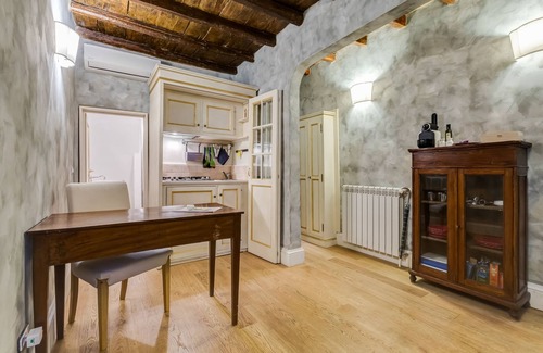 Rione IV Campo Marzio Apartment | Colonna Suite - Spanish Steps Suite & Spa