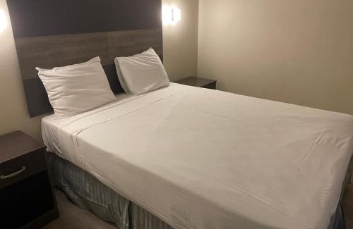 Northwest Anaheim Hotel | Colony Inn