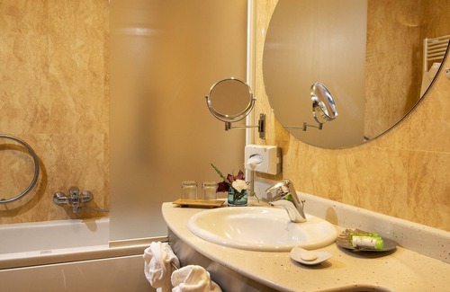 Bardolino Hotel | Color Hotel Style, Design & Gourmet