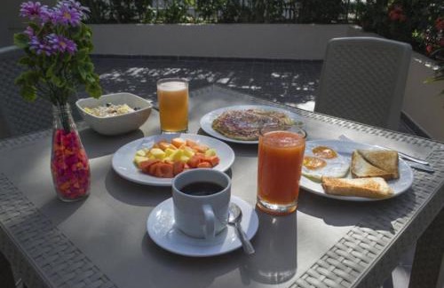 Comuna 2 Hotel | Color House Santa Marta