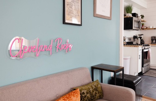 Hough House | Colorful 4 BR in the Heart of University Circle!