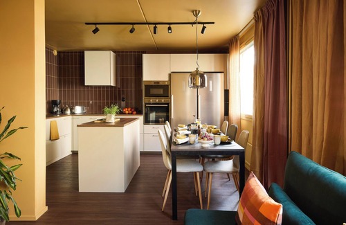 Sundsberg Apartment | Colorful and modern 3br apartment + free parking 30min from Helsinki