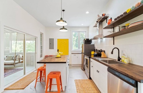 Lobelville Cabin | Colorful & Cozy River Retreat with a View