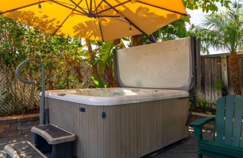 San Carlos House | Colorful Family Oasis - Hot Tub - Pool Table - Backyard Bliss