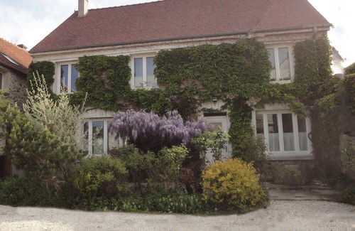 Saint-Augustin House | Colors and garden