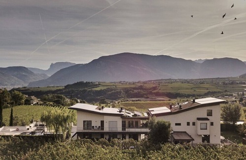 St. Michael/San Michele Apartment | Colors, shapes and light in the Apartment Weingut Klaus Lentsch