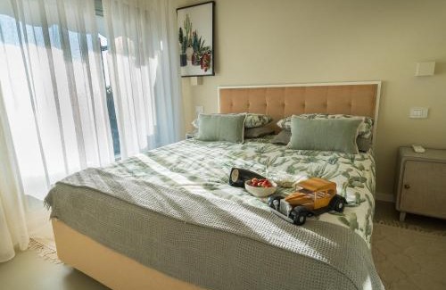Parzanica Apartment | Colosseo with wonderful lake view and swimming pool