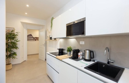 Celio Apartment | Colosseum Holidays - San Giovanni in Laterano