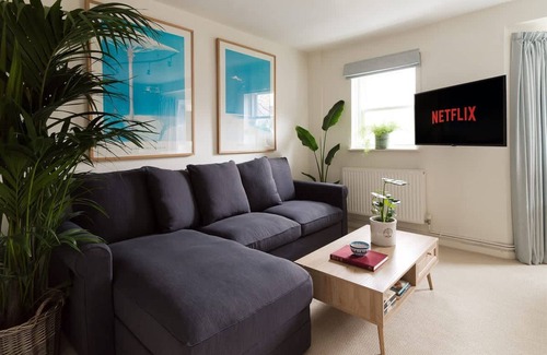 Colville Apartment | Colourful House 3 Bed Apt - Notting Hill