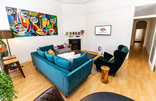 Bondi Apartment | Colourful Spacious Central 3BDR Balcony AC Parking