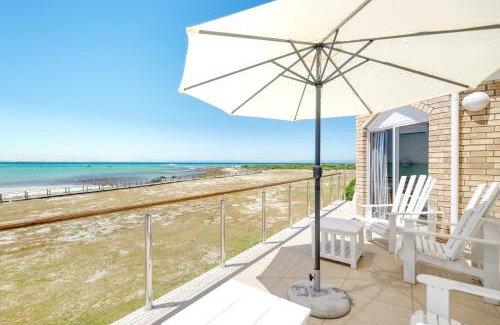 Struisbaai House | Colours of the Sea - Main house