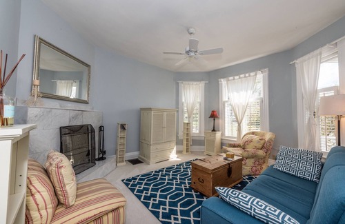 Columbia-Tusculum House | Columbia/Tusculum~Cozy Home with Views~near Hyde Park & Downtown-