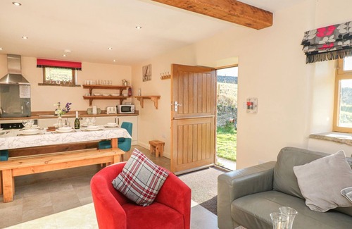 Hope Valley Cottage | COLUMBINE BARN, pet friendly, character holiday cottage in Bradwell