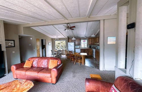 Coos Bay House | Columbus Empire House - Coos Bay, OR