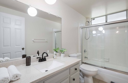 Granada Hills North House | Colven by AvantStay | Pool + Spa Near Golf Course