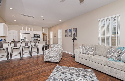 Old Northside House | Combined Duplex on the Monon Trail near north Downtown Indy. Perfect for groups