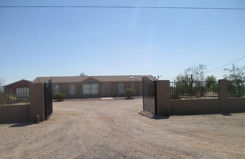 San Tan Valley House | Come and Enjoy this Lovely Home with a Mountain View!