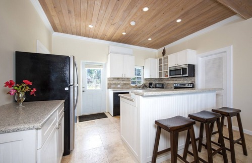 Rainbow Bay House | Come And Go Villa 2 Bedroom Home