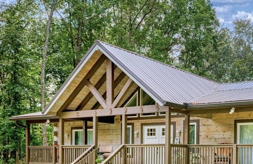 Fairview Cabin | Come Away Cabin, a Luxury Retreat