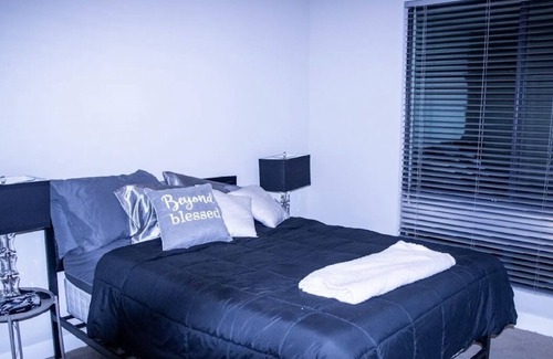 Security Acres Apartment | Come enjoy a luxurious stay right in the heart of it all Old Town Scottsdale