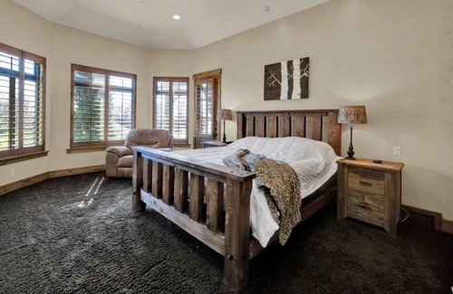 Farmington Other | Come enjoy our cabin farmhouse! Hot tub, seasonal pool, horses and boarding.