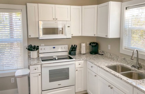 Ono Island Villa | Come enjoy Summer Fun and Relaxation at the Purple Parrot Resort Perdido Key