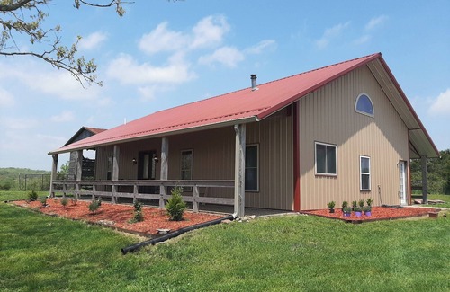 Harrison Cabin | Come & enjoy your stay in our Barndomiinium near Buffalo National River/Hiking