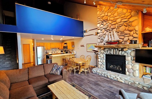 Two Harbors House | Come experience the panoramic majesty & serenity of Lake Superior!