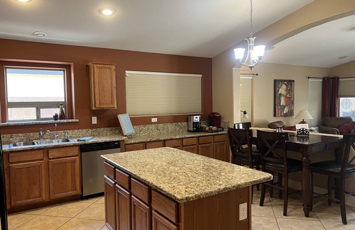 San Tan Valley House | Come From Away Vacay in our 3 Bd + den + spa + heated pool in Johnson Ranch