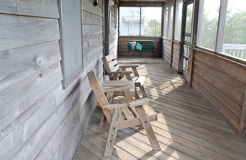 South Nags Head Cottage | Come on "Down South"! Steps to ocean, gorgeous sunset views