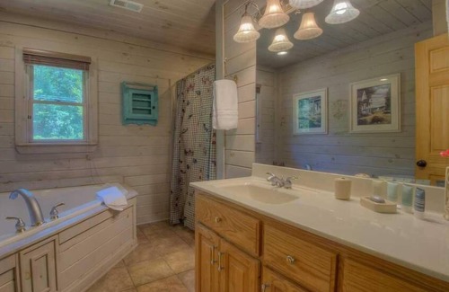 Dial Cabin | Come on Inn- Riverfront Home | Screened Porch | Outdoor Fire Pit