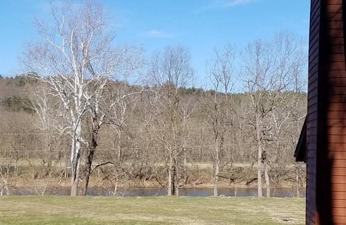 Rileyville Cabin | COME ON OUT! BEAUTIFUL PRIVATE HOME LOCATED ON THE LEGENDARY SHENANDOAH RIVER!