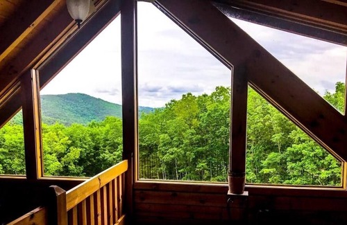 Valdese Cabin | Come relax at Red Turkey Run!!