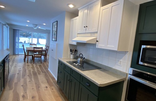 Weyauwega House | Come Relax at the Lake