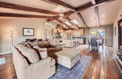 Helena House | Come relax near Hauser and Holter Lake; 3 bedroom and 3 bathroom; sleeps up 12