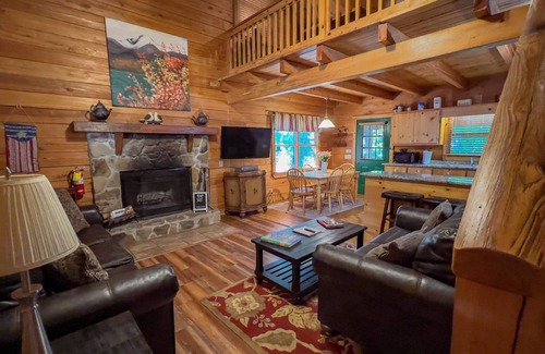 Warm Springs Cabin | Come see Callaway's Pumpkins and Fantasy in Lights with us at The Summit!