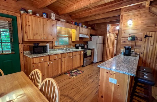 Warm Springs Cabin | Come see Callaway's Pumpkins and Fantasy in Lights with us at The Summit!