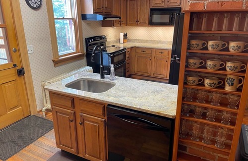 Vermilion House | Come stay and relax at the Captain's House in Historic Vermilion Harbor Town.