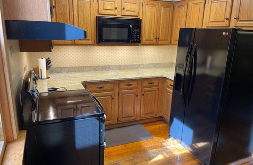 Vermilion House | Come stay and relax at the Captain's House in Historic Vermilion Harbor Town.
