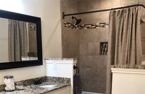 Haltom City House | Come stay at El Canton!